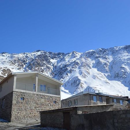 Guest House Qubi Kazbegi Dış mekan fotoğraf