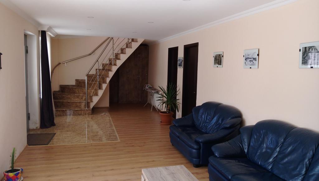 Guest House Qubi Kazbegi Dış mekan fotoğraf